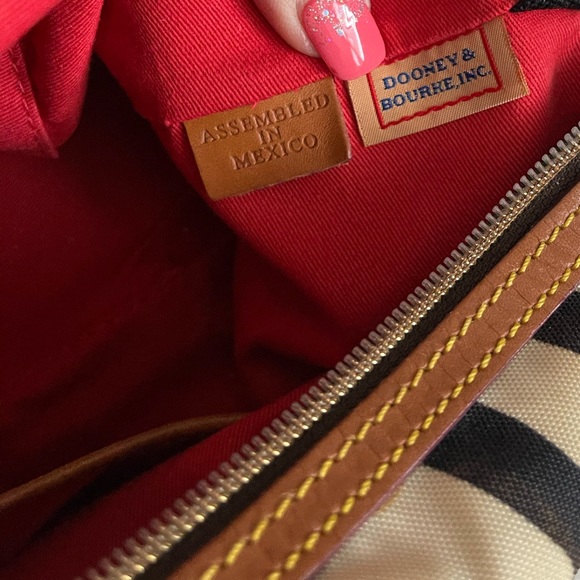 Dooney&Burke Rare Vintage Purse Excellent Condition. - Picture 9 of 16